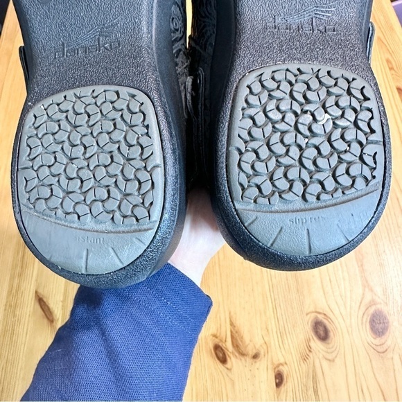 Dansko Ingrid Paisley Black Strap Buckle Slip On Work Slip Resistant Shoes 37 - Picture 11 of 13